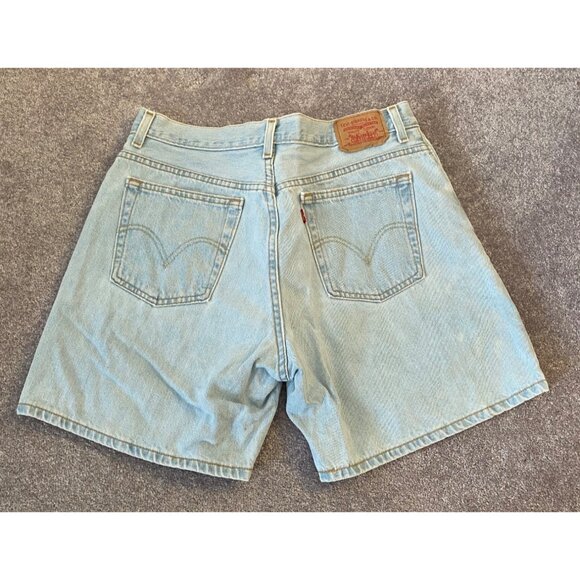 Levis Classic Fit Denim Shorts Size 16 Miss Light Wash Womems - Picture 2 of 11